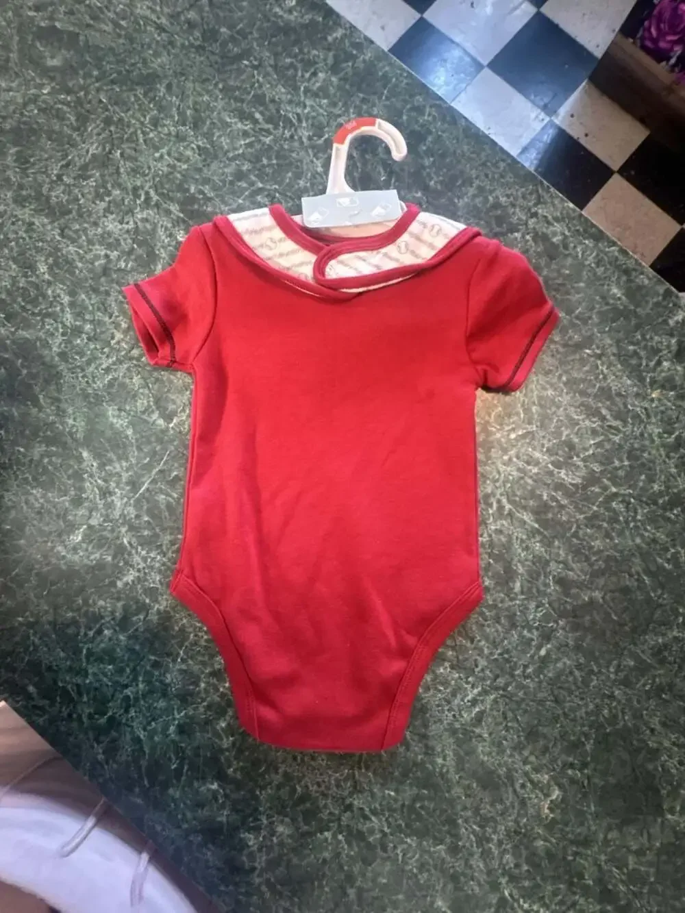 MLB Arizona Diamondbacks Size 9M 3-Piece Bodysuit Bib & Bootie Set Red